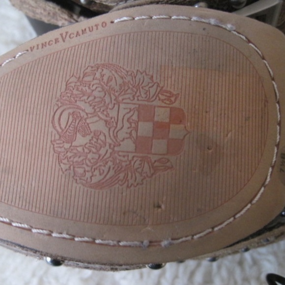 Vince Camuto Christie Crackled Leather Clogs - Picture 9 of 12